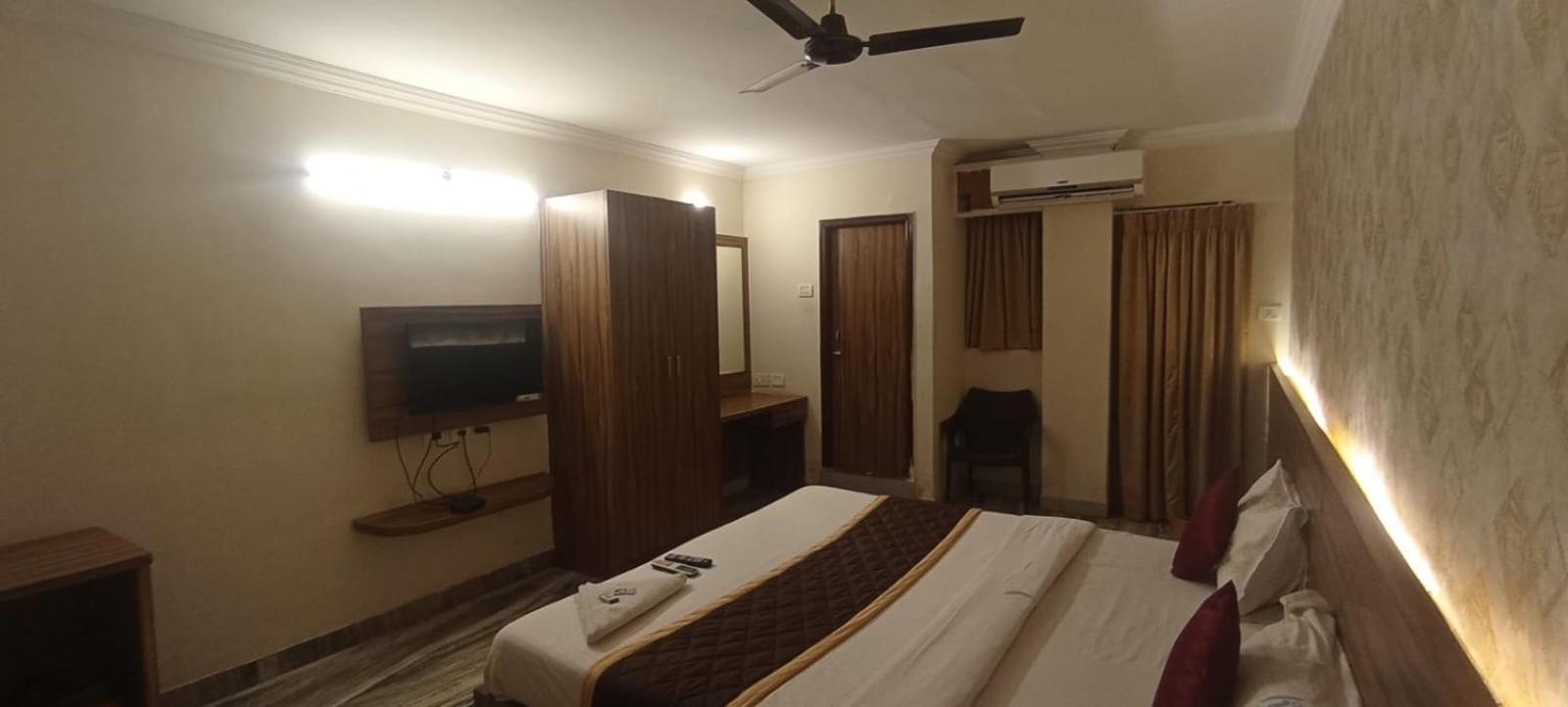 Hotel Raj Meridian, Tambaram